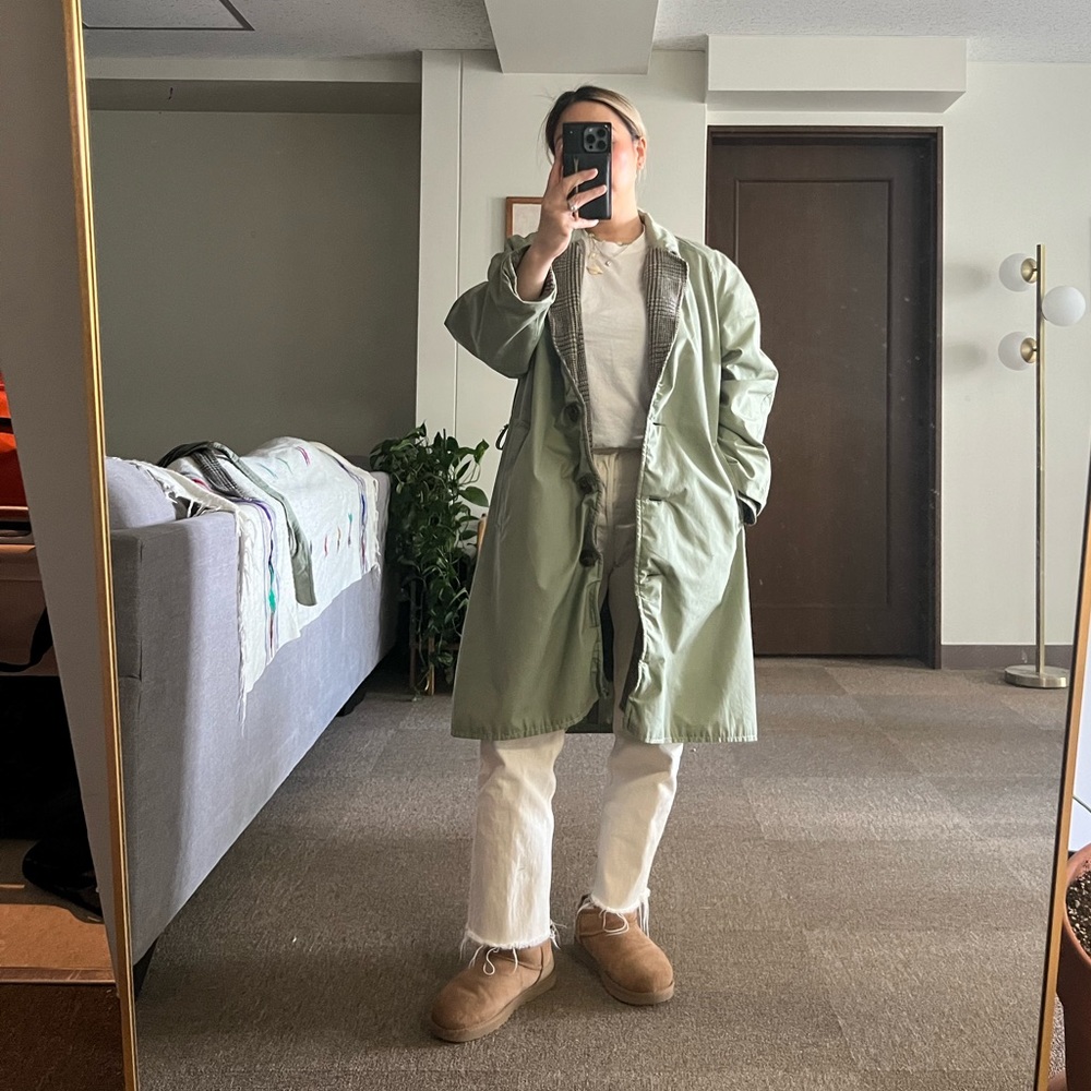 Size medium Trench coat plaids army green reversible